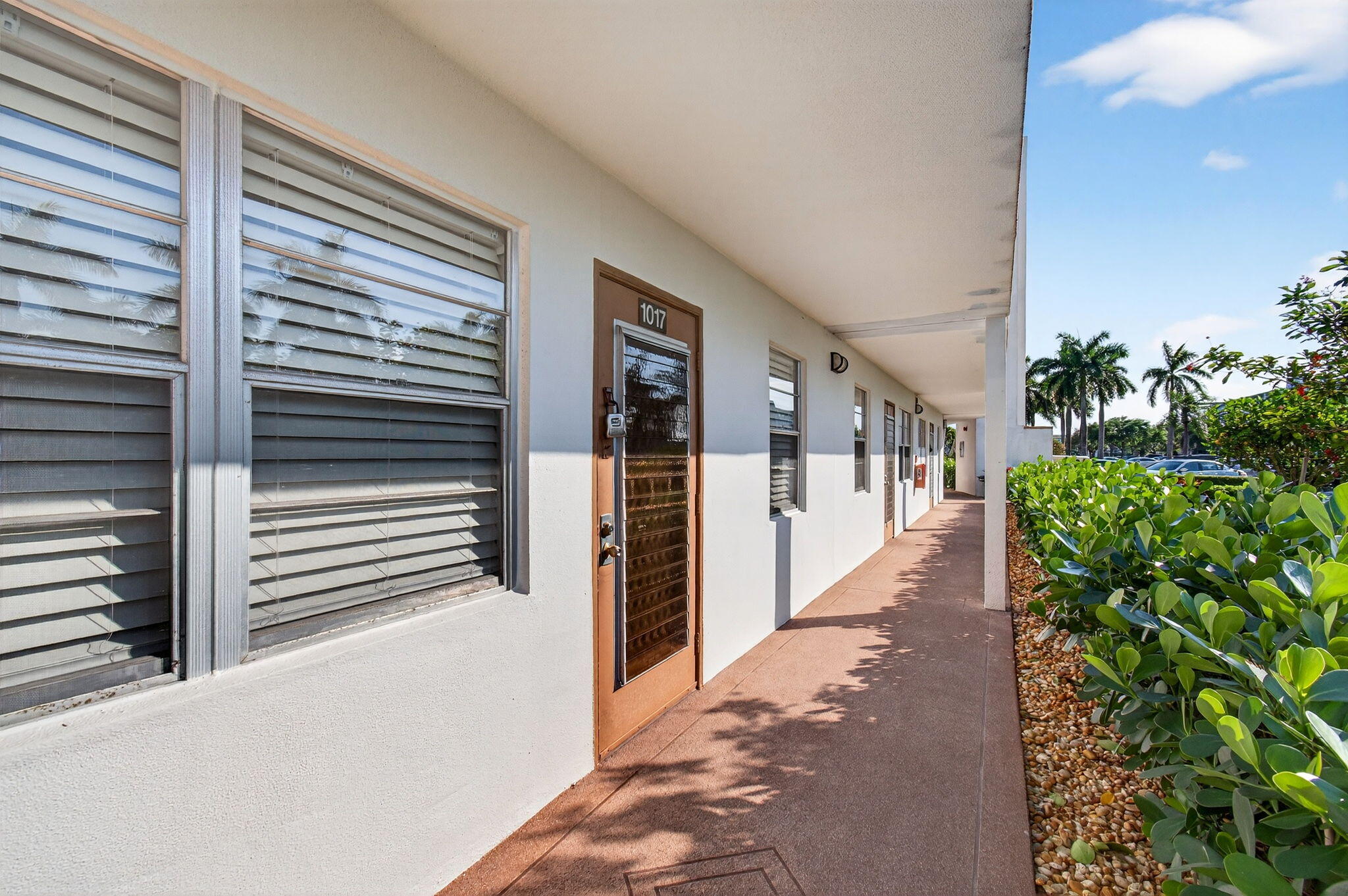 1017 Cornwall East Boca Raton, FL 33434 - Photo 6 of 97 7-web-or-mls-DSC_1398