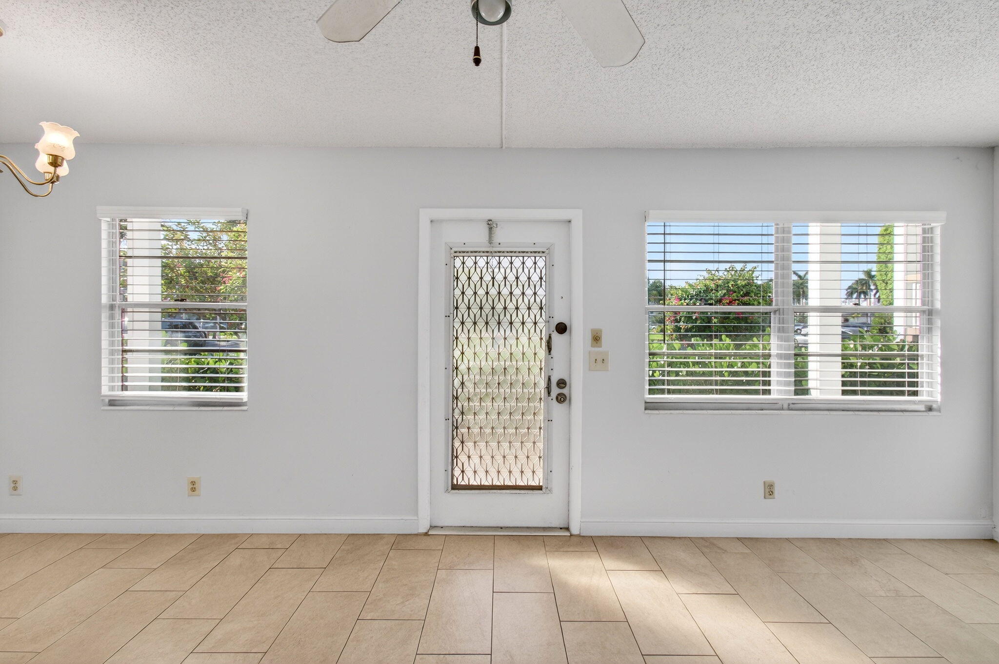 1017 Cornwall East Boca Raton, FL 33434 - Photo 9 of 97 11-web-or-mls-DSC_1418