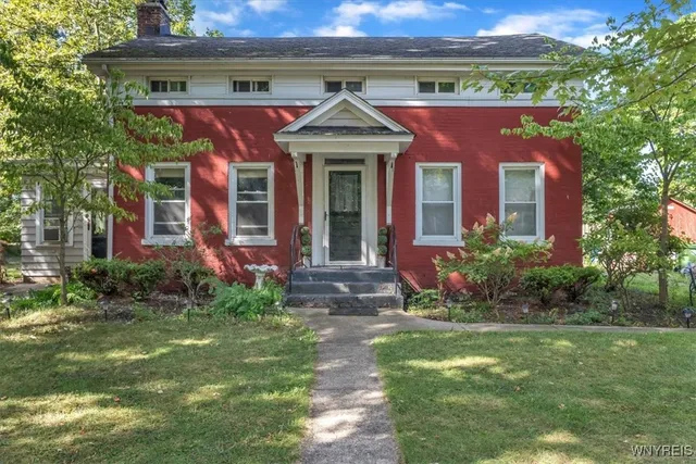 $279,000 | 311 Mc Chesney Street, Wilson, NY 14172