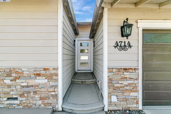 a view of entryway