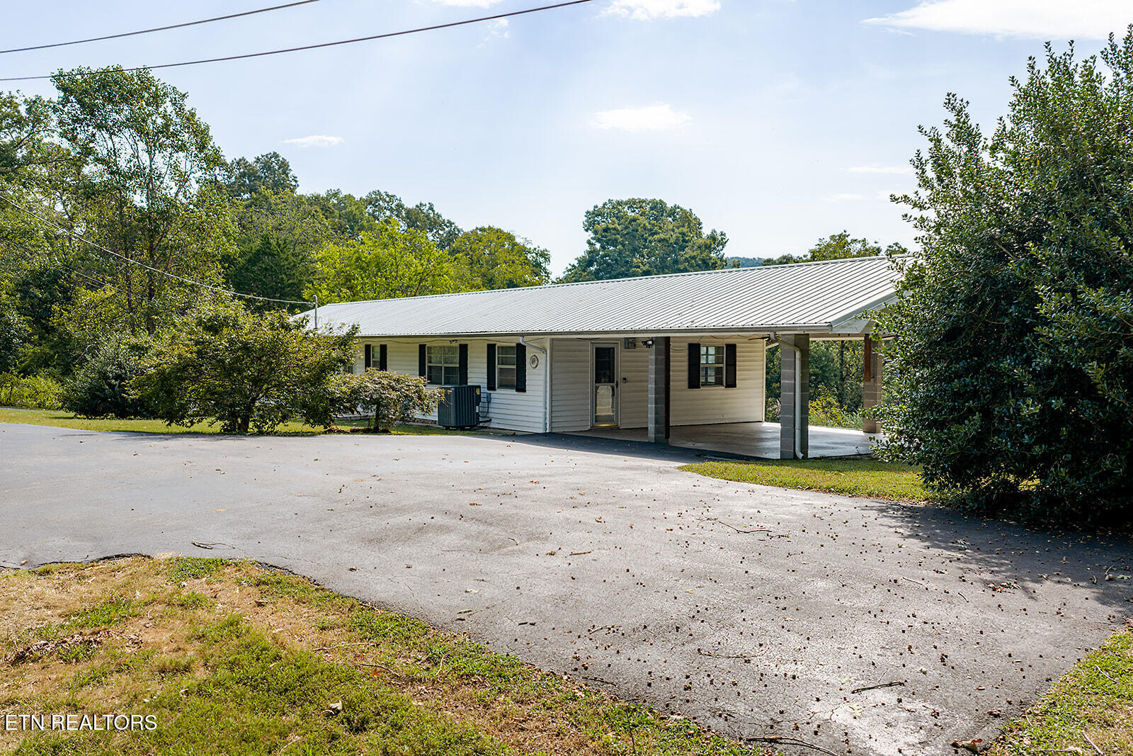 7411 Munsey Road Corryton, TN 37721 - Photo 36 of 41 DJI_20260921233048_0077_D-HDR-2