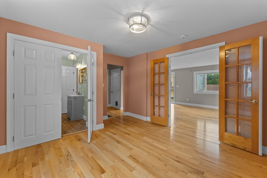 236 South Street Warren, MA 01092 - Photo 9 of 34