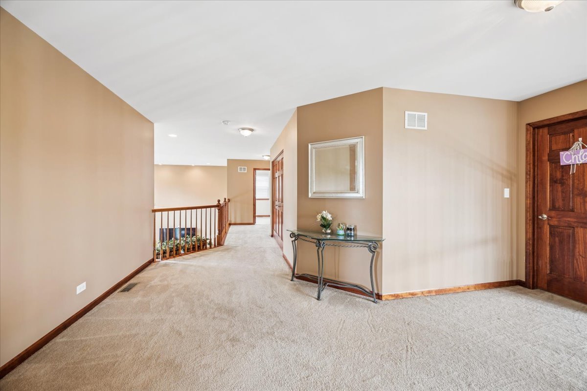 627 Mansfield Way Oswego, IL 60543 - Photo 18 of 36