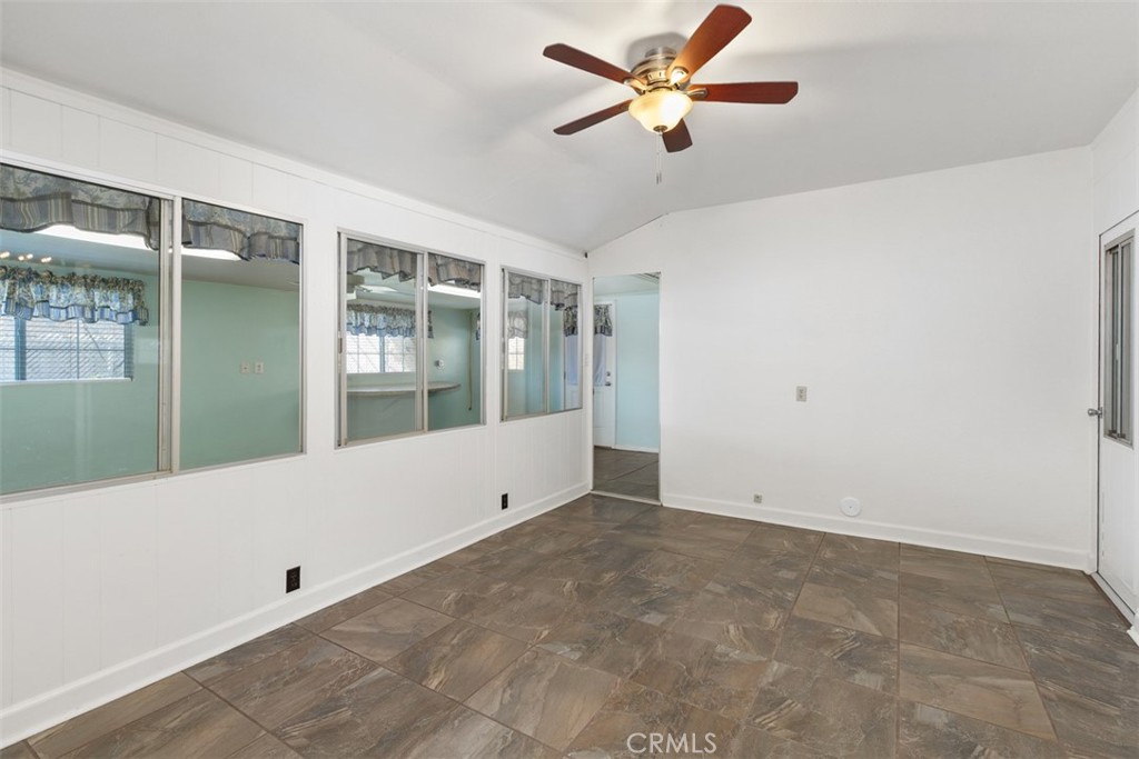 25785 Whitman Road Menifee, CA 92586 - Photo 10 of 23 Enclosed Lanai