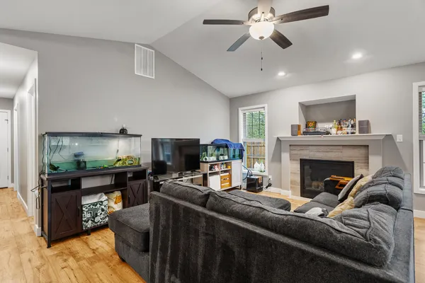 $285,000 | 2507 North Fairfield Drive, Urbana, IL 61802