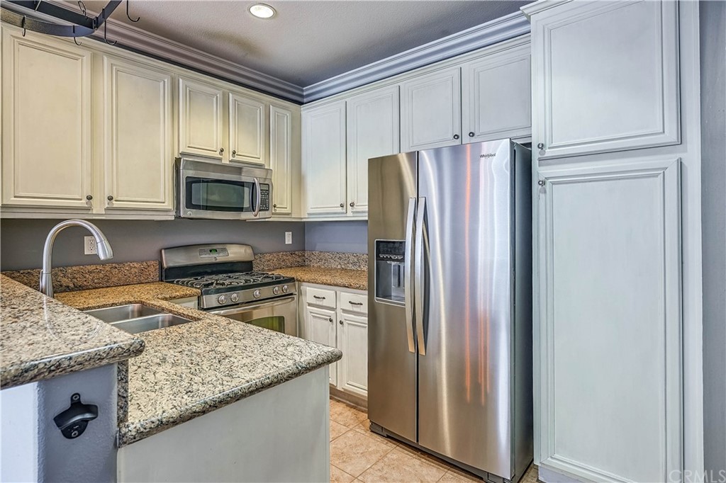 44987 Bellflower Lane Temecula, CA 92592 - Photo 9 of 35