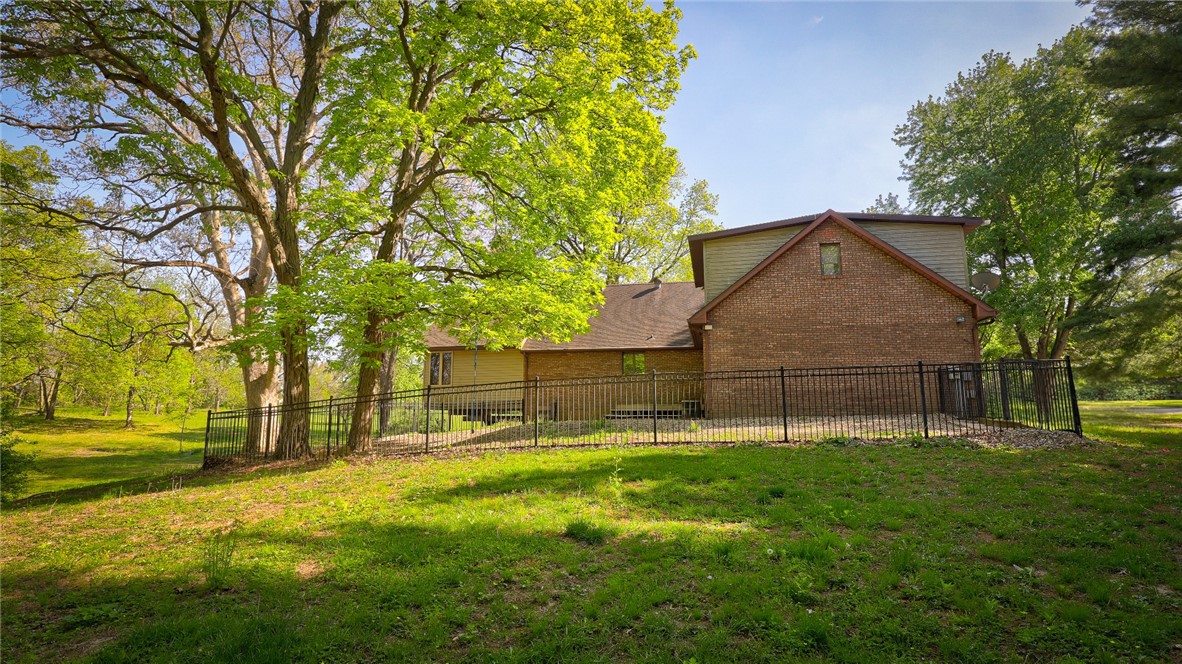3090 Timber Bluff Trail Decatur, IL 62521 - Photo 30 of 39 Gallery Image 30