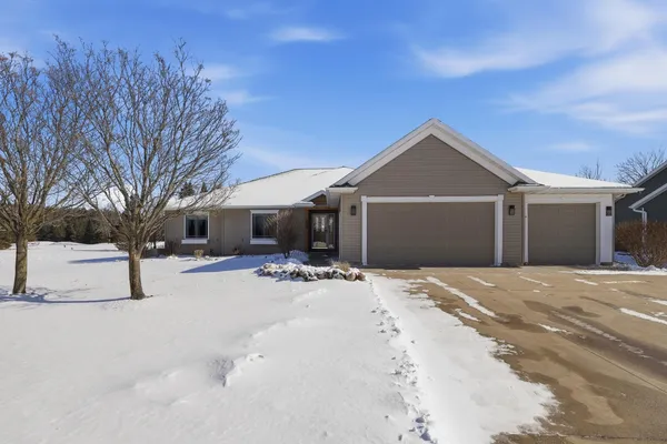 $425,000 | 1547 Foxfire Court, Waupaca, WI 54981