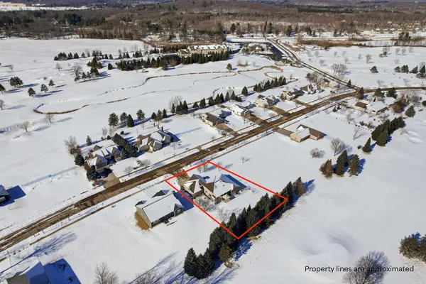 $425,000 | 1547 Foxfire Court, Waupaca, WI 54981