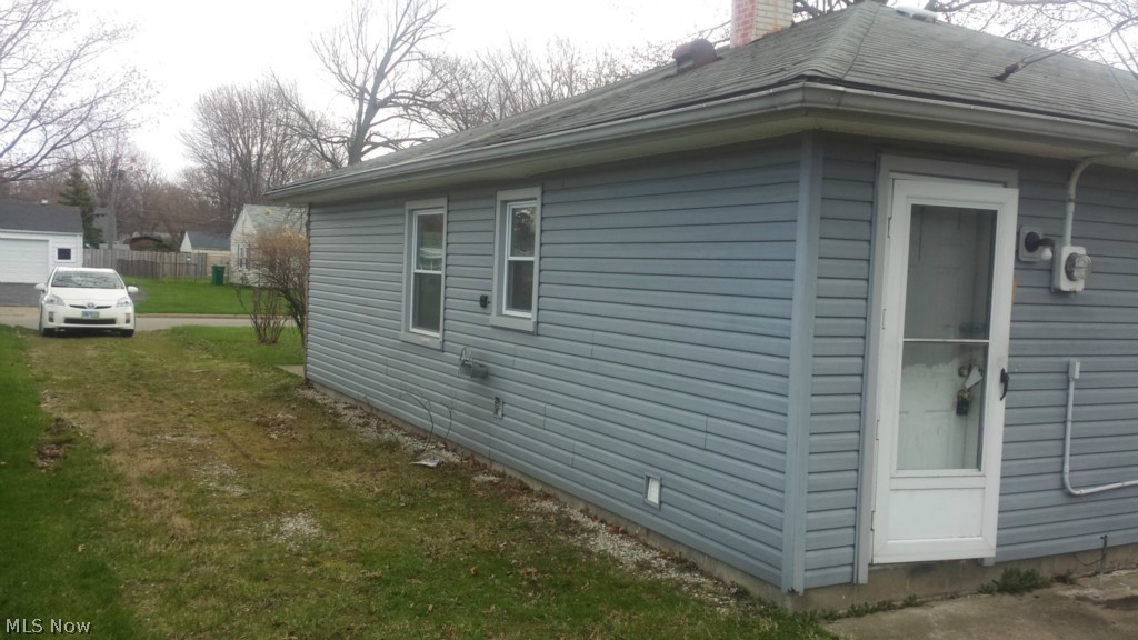 4898 Forest Road Mentor, OH 44060 - Photo 2 of 21