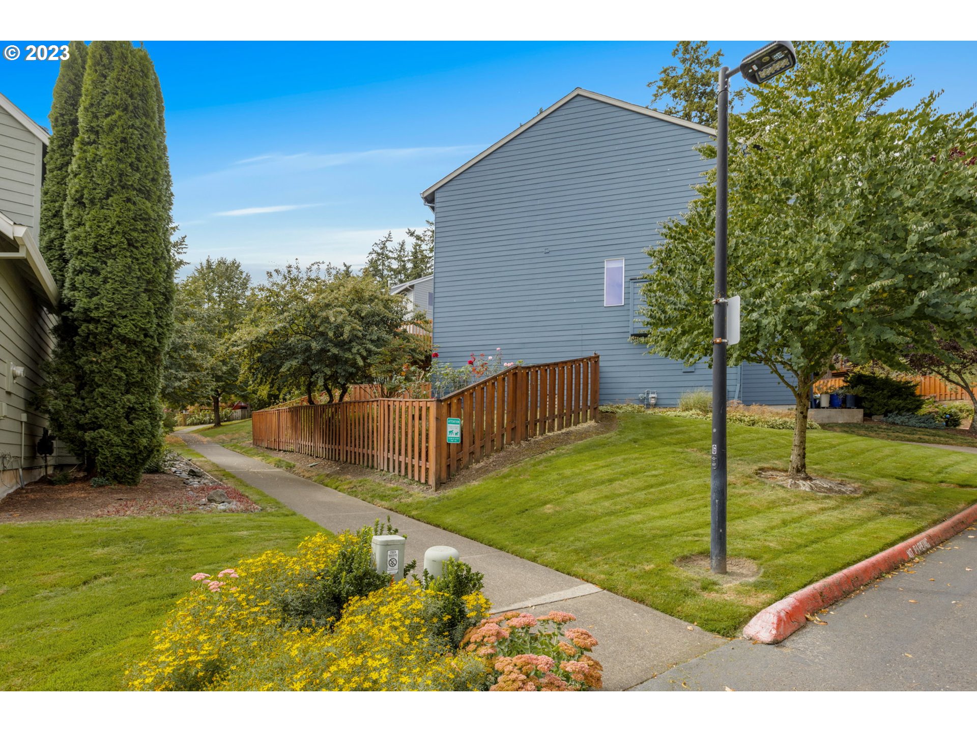 15530 Southwest Peridot Way Beaverton, OR 97007 - Photo 27 of 31 a view of a backyard