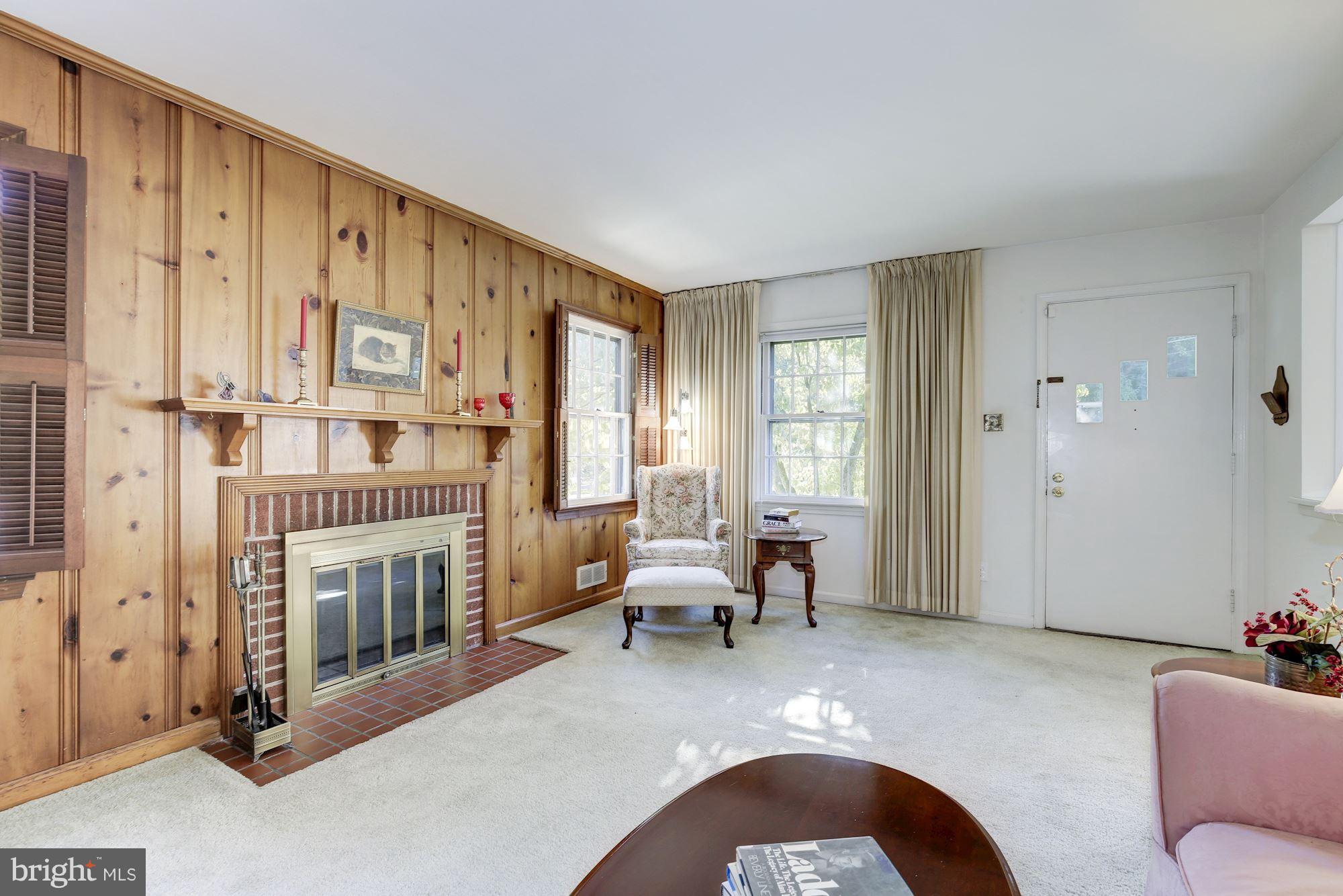 3101 Kingtree Street Silver Spring, MD 20902 - Photo 7 of 30 Living Room