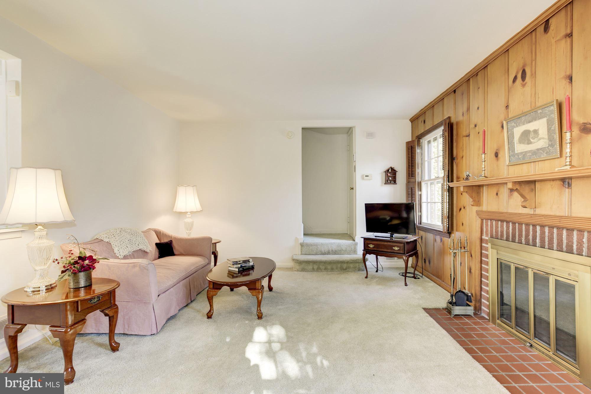 3101 Kingtree Street Silver Spring, MD 20902 - Photo 8 of 30 Living Room