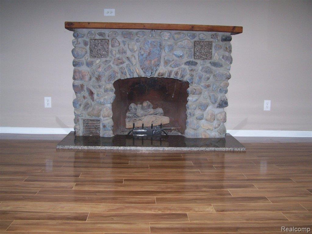 5200 Pelton Road Clarkston, MI 48346 - Photo 15 of 25 Fireplace.JPG