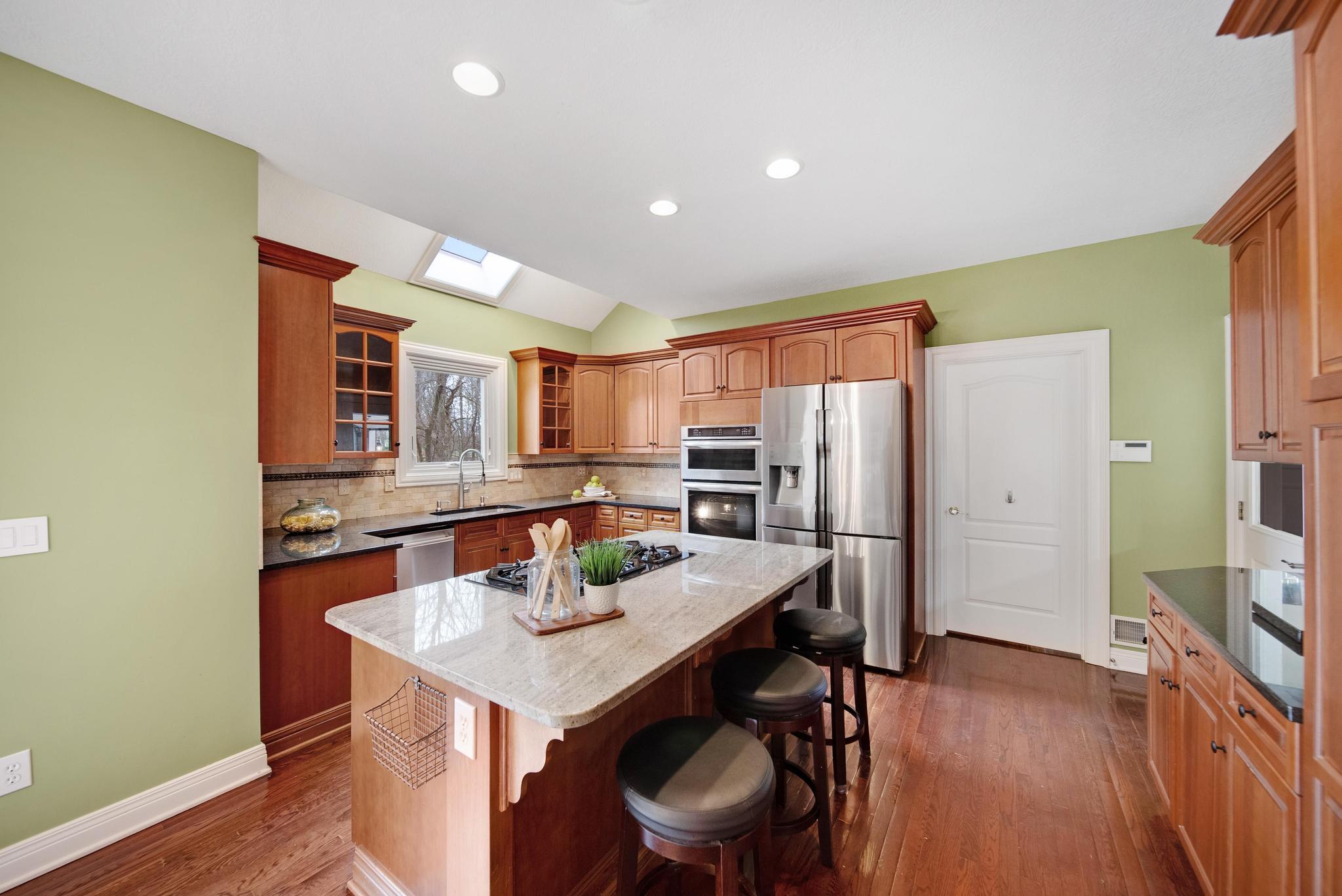8075 Rookery Way Westerville, OH 43082 - Photo 15 of 55 Kitchen