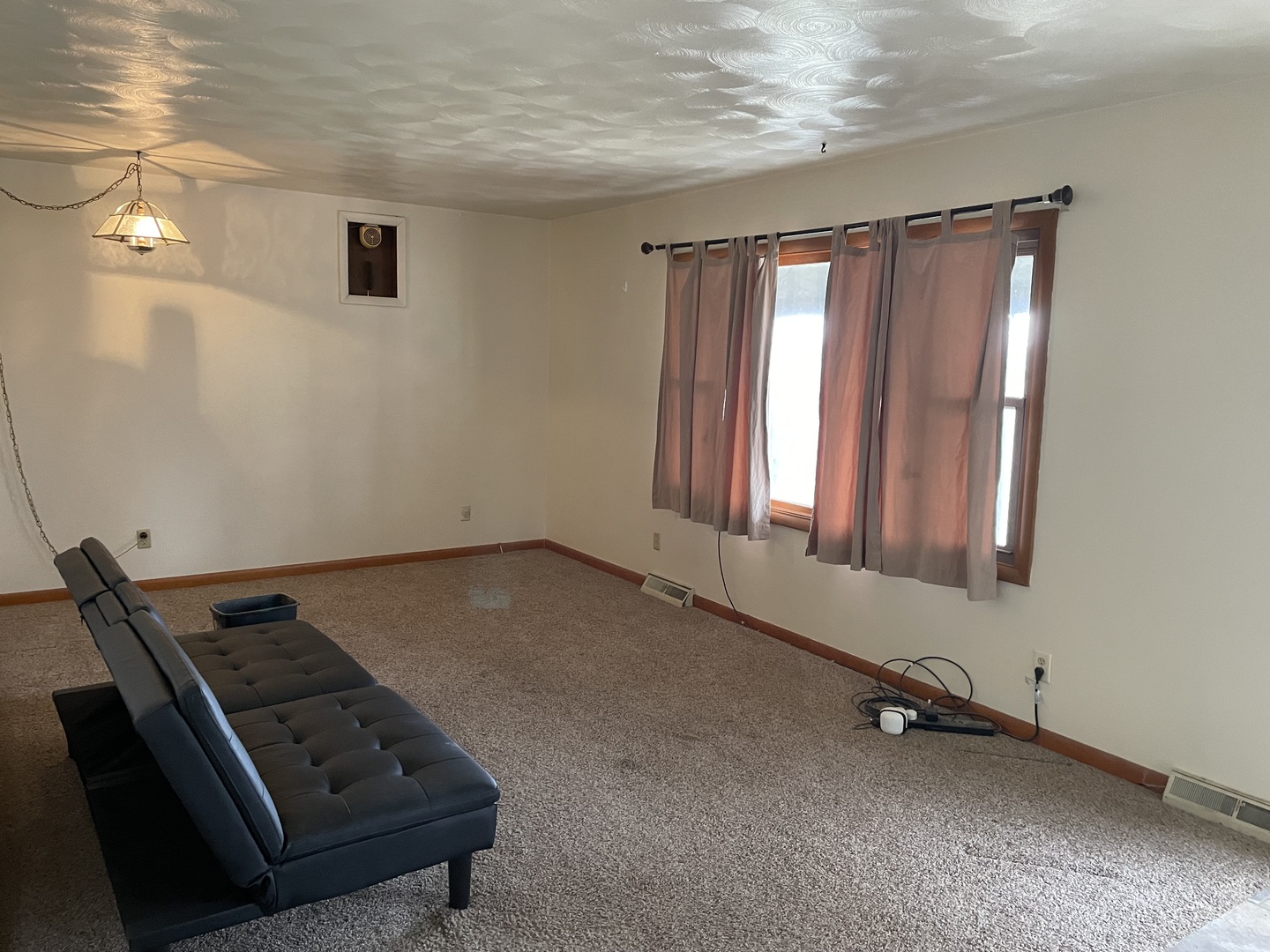 26644 Avers Road Sterling, IL 61081 - Photo 6 of 19 an empty room with windows