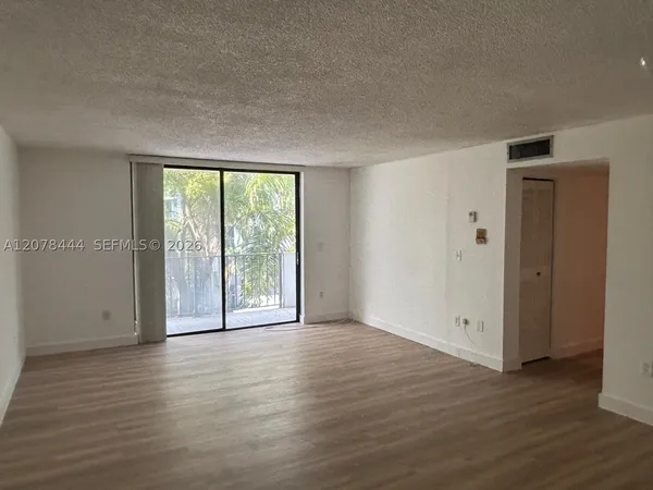 $2,950 | 1673 Bay Miami Beach, Unit 405, Miami Beach, FL 33139