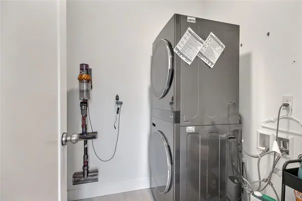 $4,250 | 23103 Northeast 8th Street, Unit 8, Sammamish, WA 98074