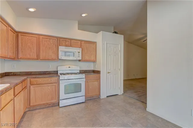 $1,599 | 10403 Madagascar Palm Street, Las Vegas, NV 89141