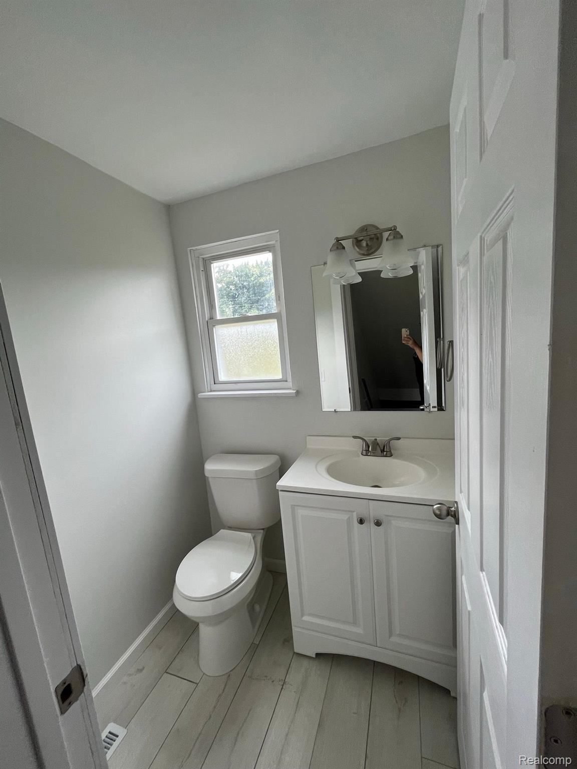 2830 East Pierson Road Flint, MI 48506 - Photo 11 of 26 Gallery Image 11