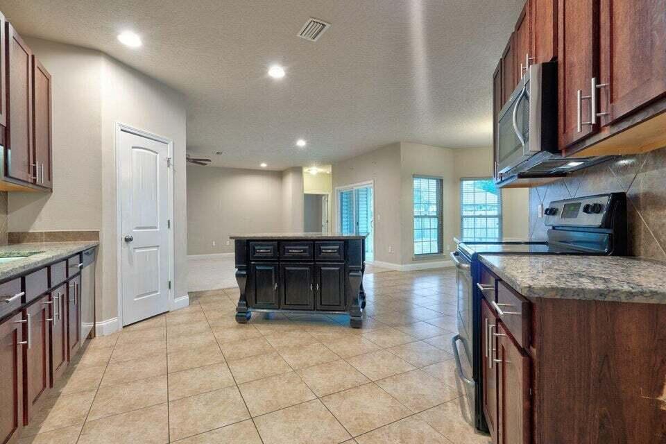 4614 Hermosa Road Crestview, FL 32539 - Photo 13 of 39 4614 Hermosa Rd