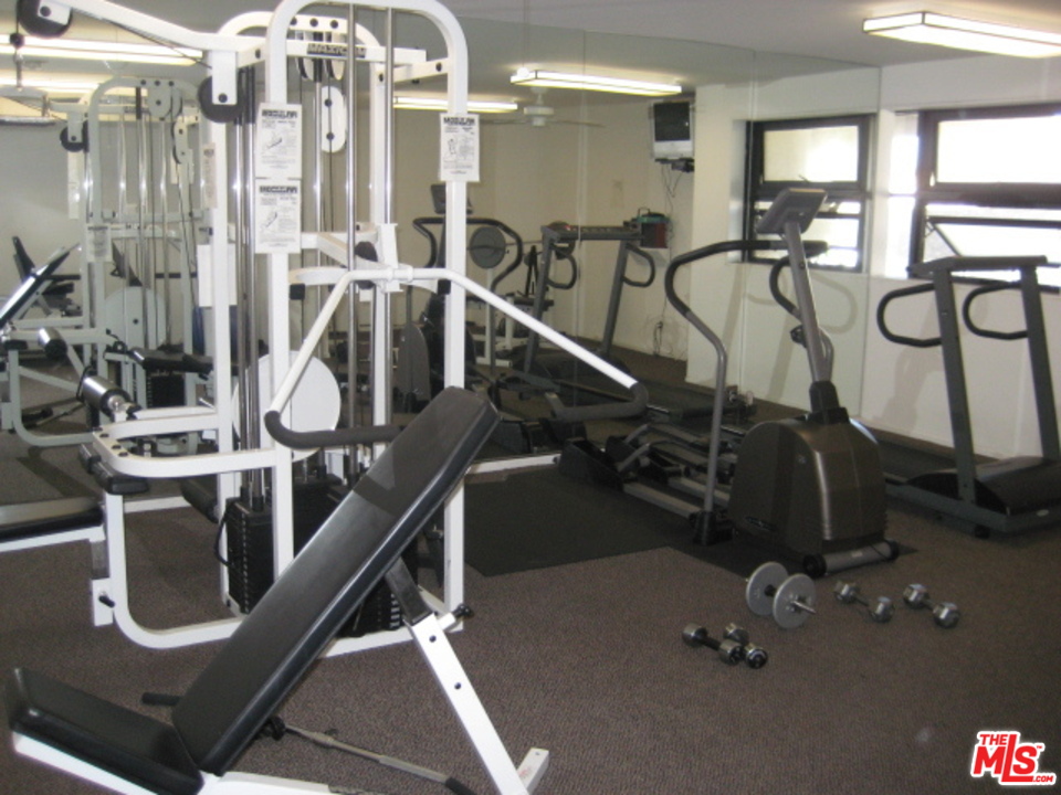 16 Samoa Way Pacific Palisades, CA 90272 - Photo 14 of 16