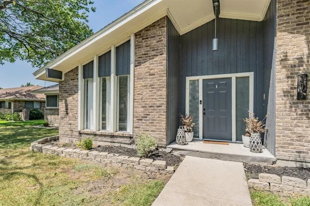 $287,500 | 111 Ashe Bend Drive, Rowlett, TX 75087