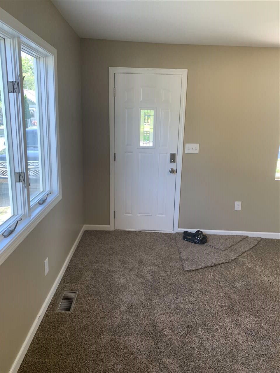 2133 East Judd Road Burton, MI 48529 - Photo 6 of 35 31392578-5.JPG