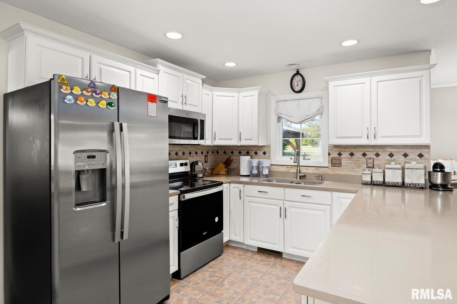 5122 North Rothmere Drive Peoria, IL 61615 - Photo 14 of 58 Gallery Image 14