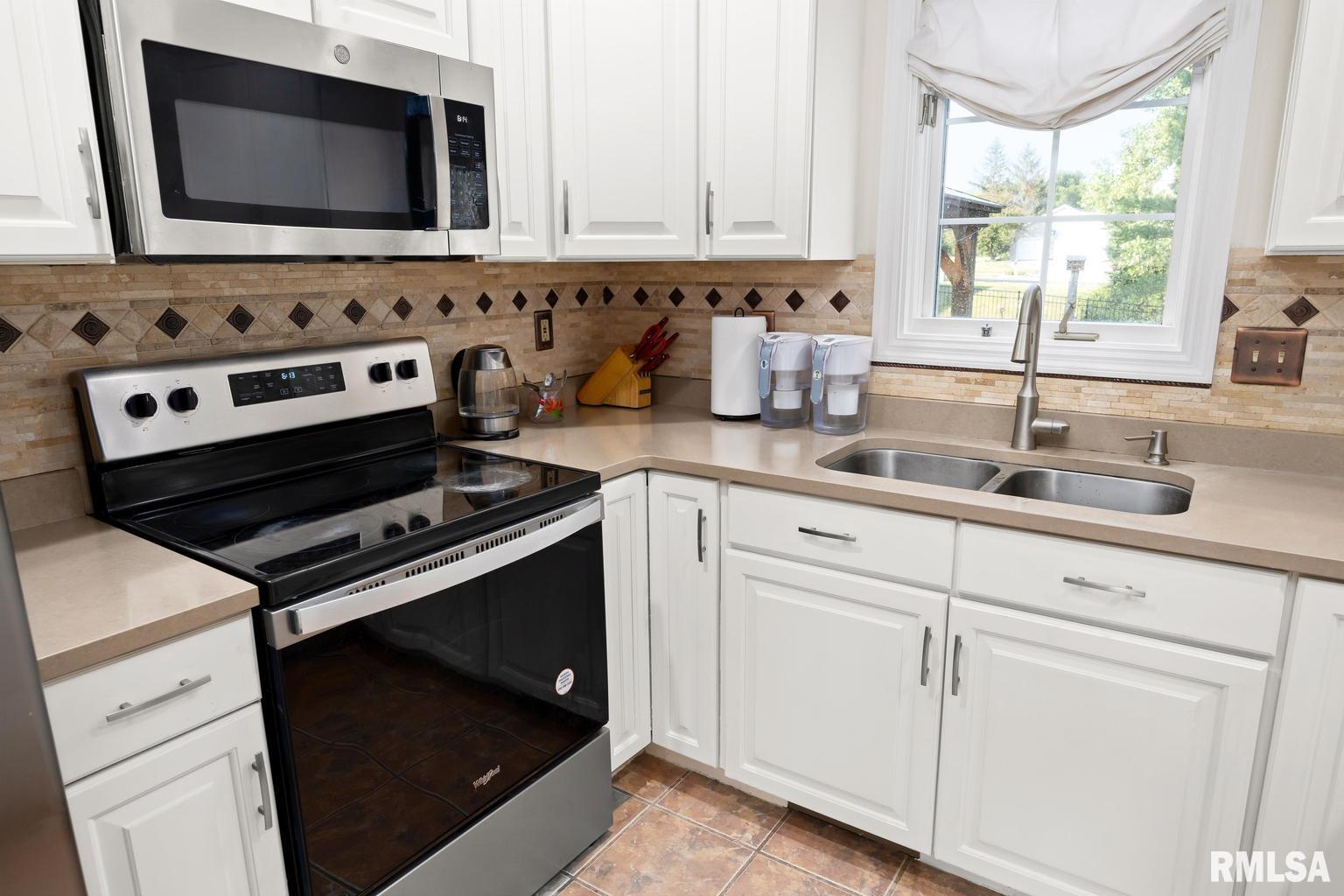 5122 North Rothmere Drive Peoria, IL 61615 - Photo 16 of 58 Gallery Image 16
