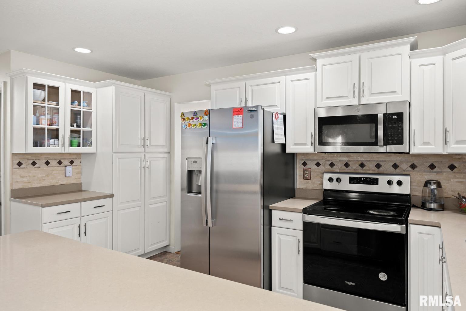 5122 North Rothmere Drive Peoria, IL 61615 - Photo 17 of 58 Gallery Image 17