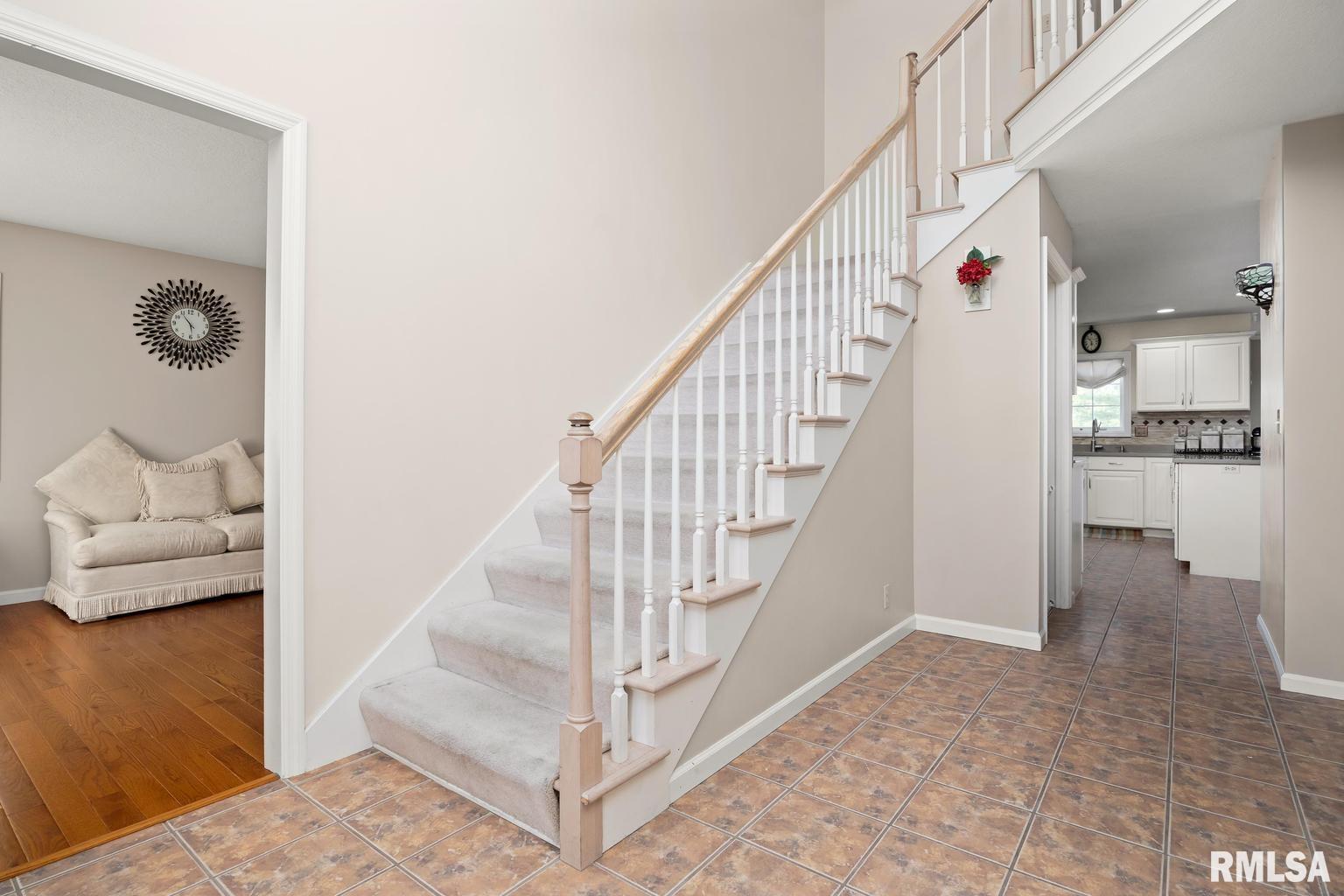 5122 North Rothmere Drive Peoria, IL 61615 - Photo 7 of 58 Gallery Image 7