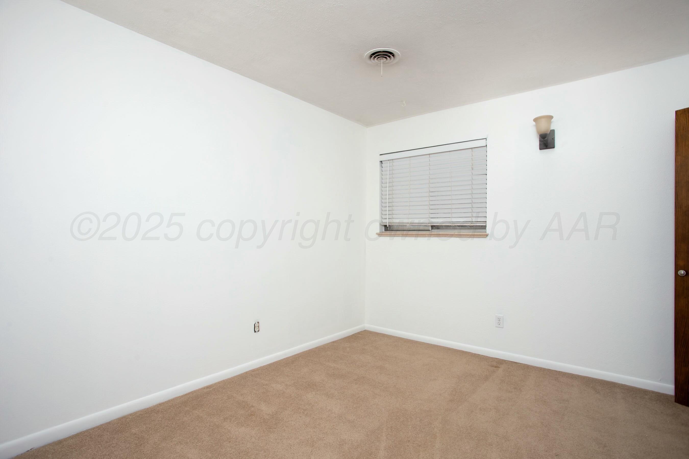 3621 Thurman Street Amarillo, TX 79109 - Photo 19 of 29 a view of an empty room