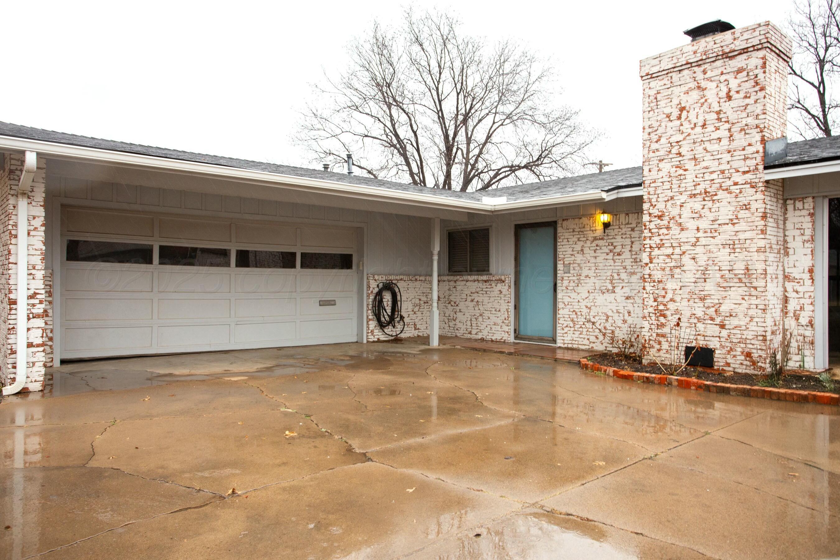 3621 Thurman Street Amarillo, TX 79109 - Photo 2 of 29 a view of a house with a outdoor space