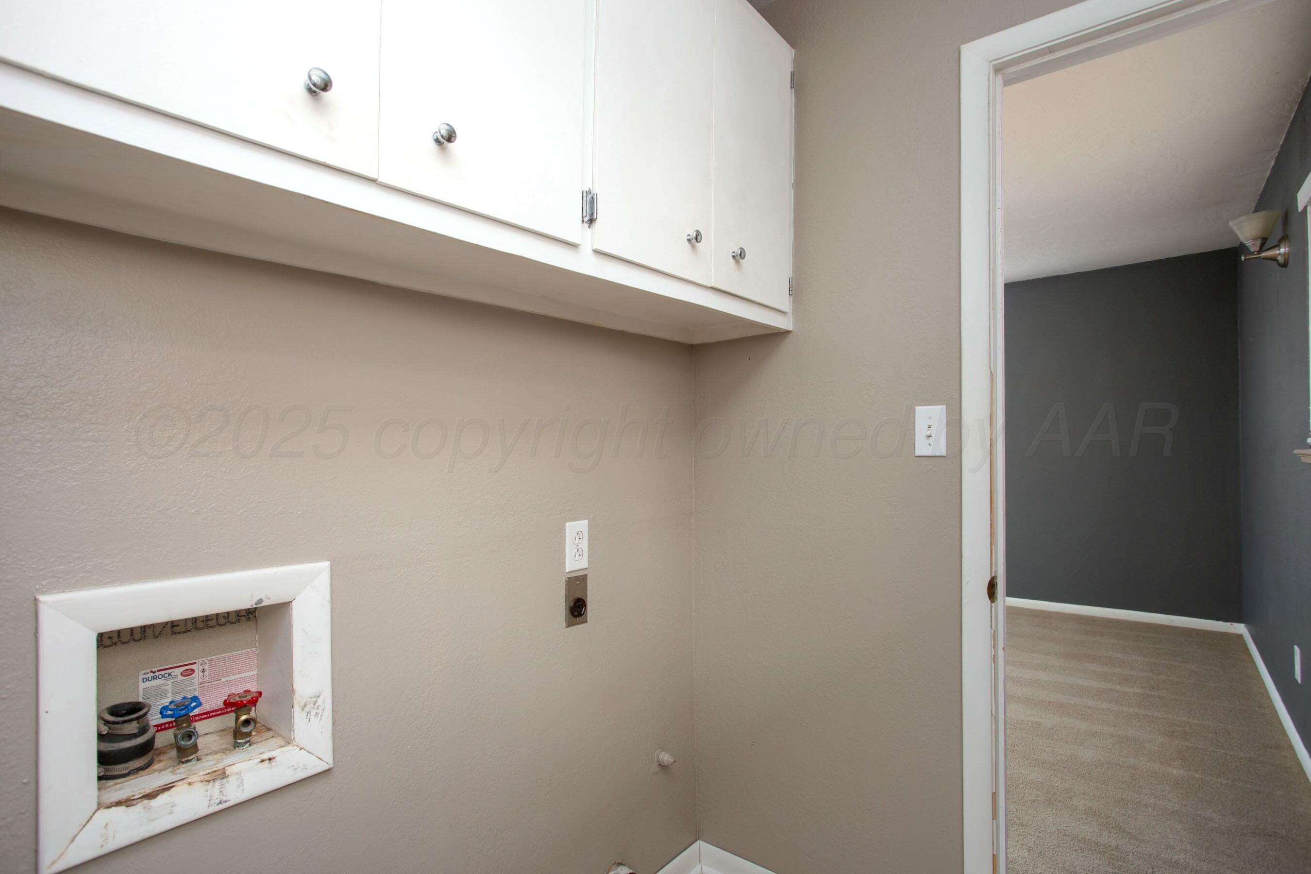 3621 Thurman Street Amarillo, TX 79109 - Photo 22 of 29 a view of an empty room