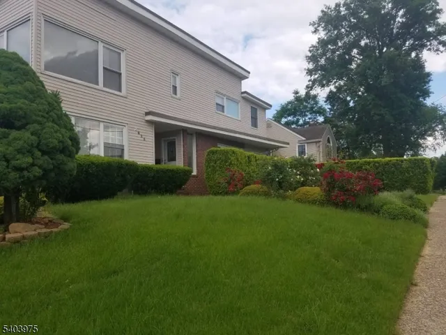 $2,800 | 10-06 1st Street, Fair Lawn, NJ 07410