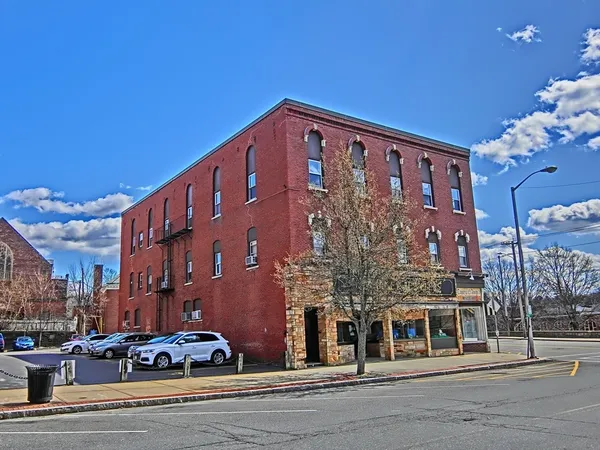 $1,550 | 7 High Street, Unit 5, Clinton, MA 01510
