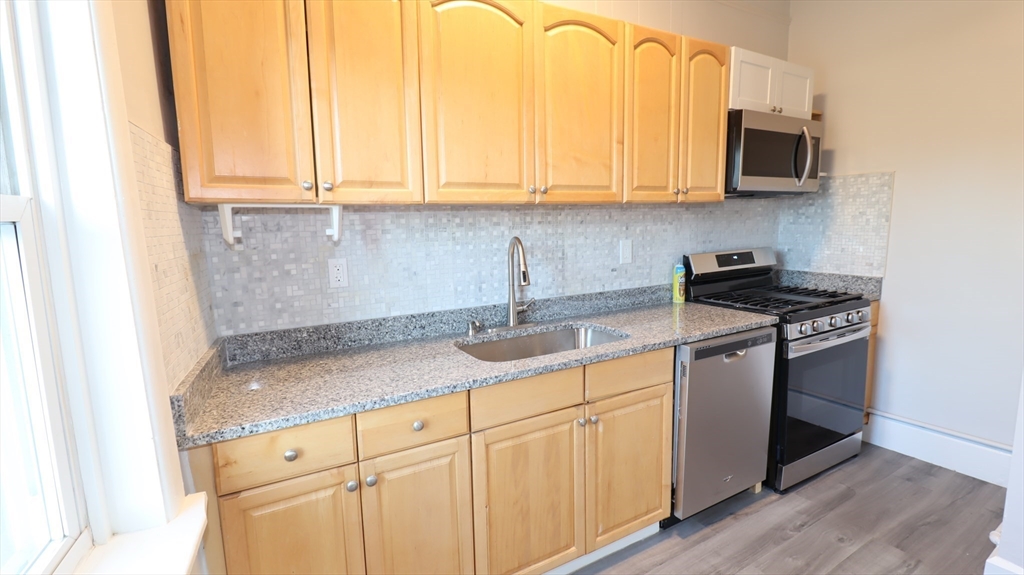 7 High Street, Unit 5 Clinton, MA 01510 - Photo 5 of 17