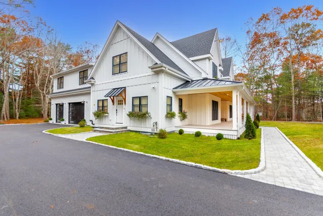 $1,849,000 | 5 Lighthouse Lane, Forestdale, MA 02644