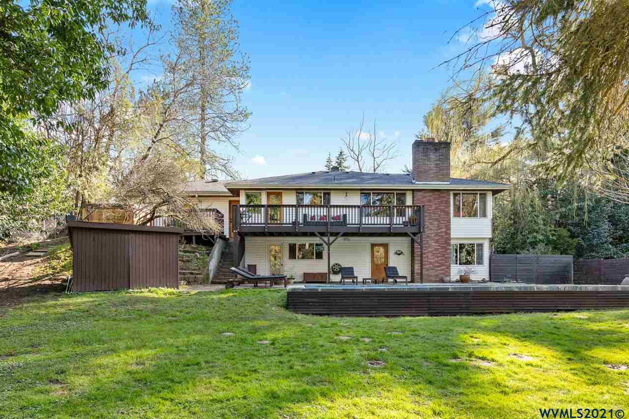 5533 Southwest Vermont Street Portland, OR 97219 - Photo 24 of 30