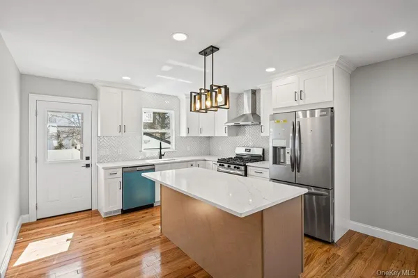 $1,049,000 | 19 Rugby Road, Merrick, NY 11566