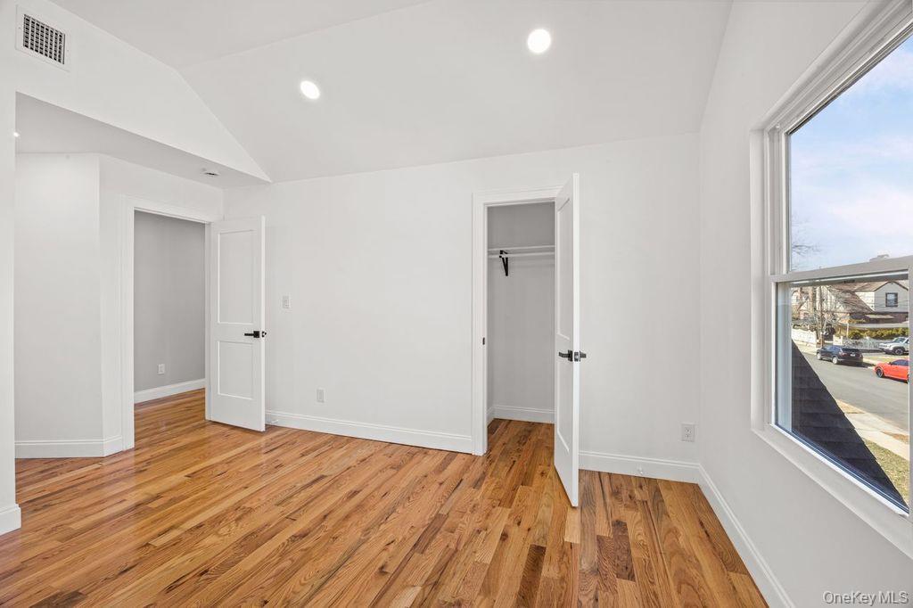 19 Rugby Road Merrick, NY 11566 - Photo 19 of 38