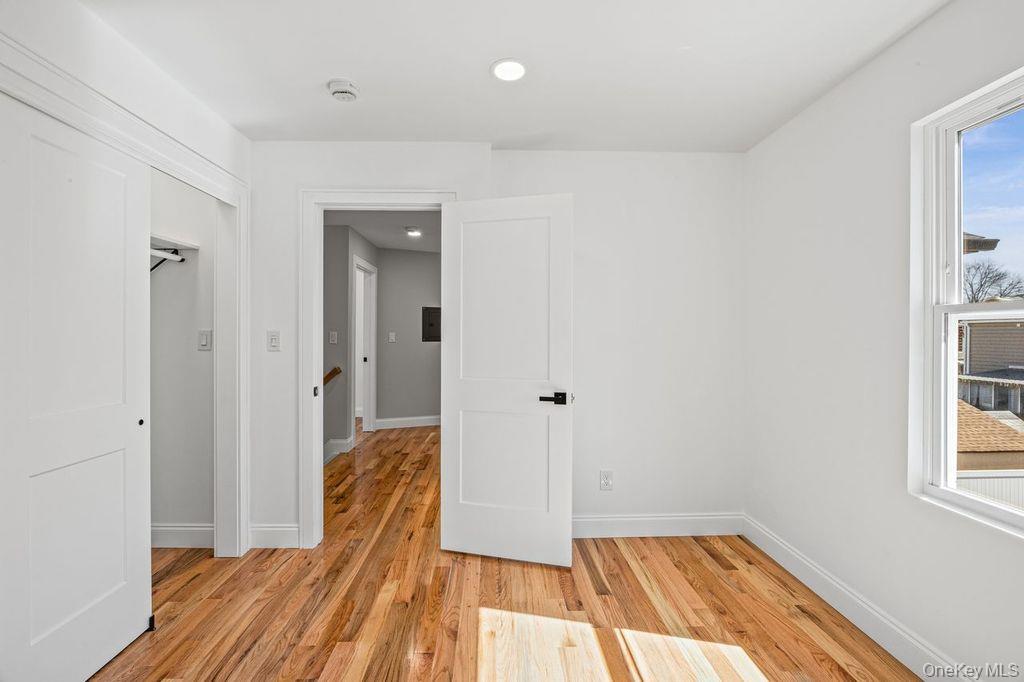 19 Rugby Road Merrick, NY 11566 - Photo 30 of 38