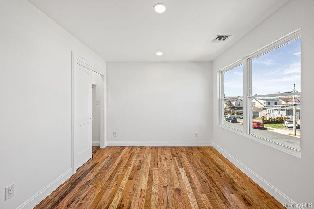 19 Rugby Road Merrick, NY 11566 - Photo 31 of 38