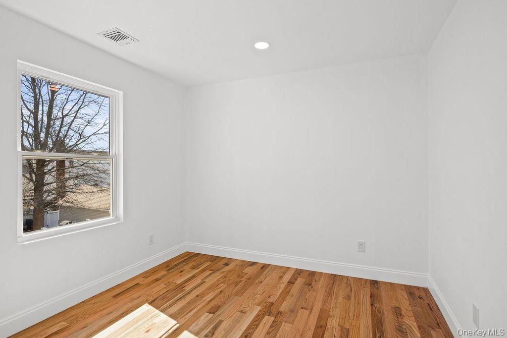 19 Rugby Road Merrick, NY 11566 - Photo 32 of 38