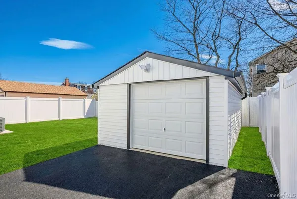 $1,049,000 | 19 Rugby Road, Merrick, NY 11566