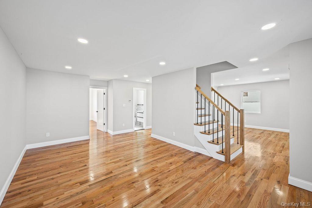 19 Rugby Road Merrick, NY 11566 - Photo 5 of 38