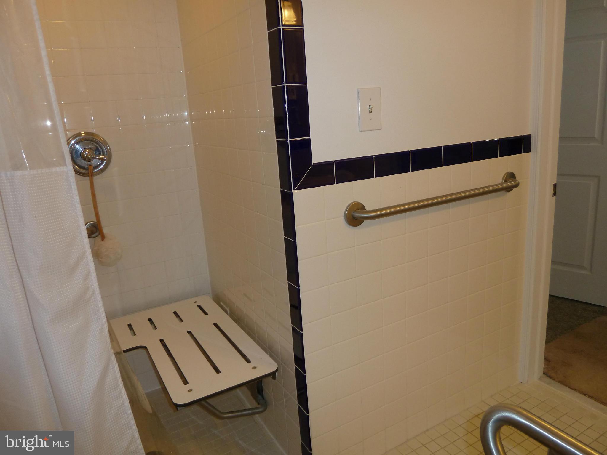 1601 Gridley Lane Silver Spring, MD 20902 - Photo 22 of 30 Bath