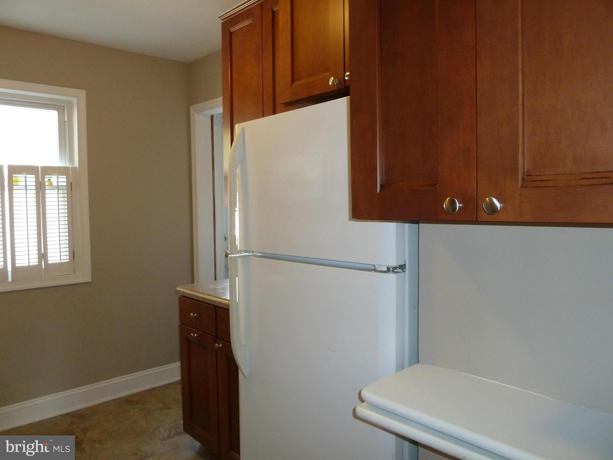 1601 Gridley Lane Silver Spring, MD 20902 - Photo 4 of 30 Kitchen