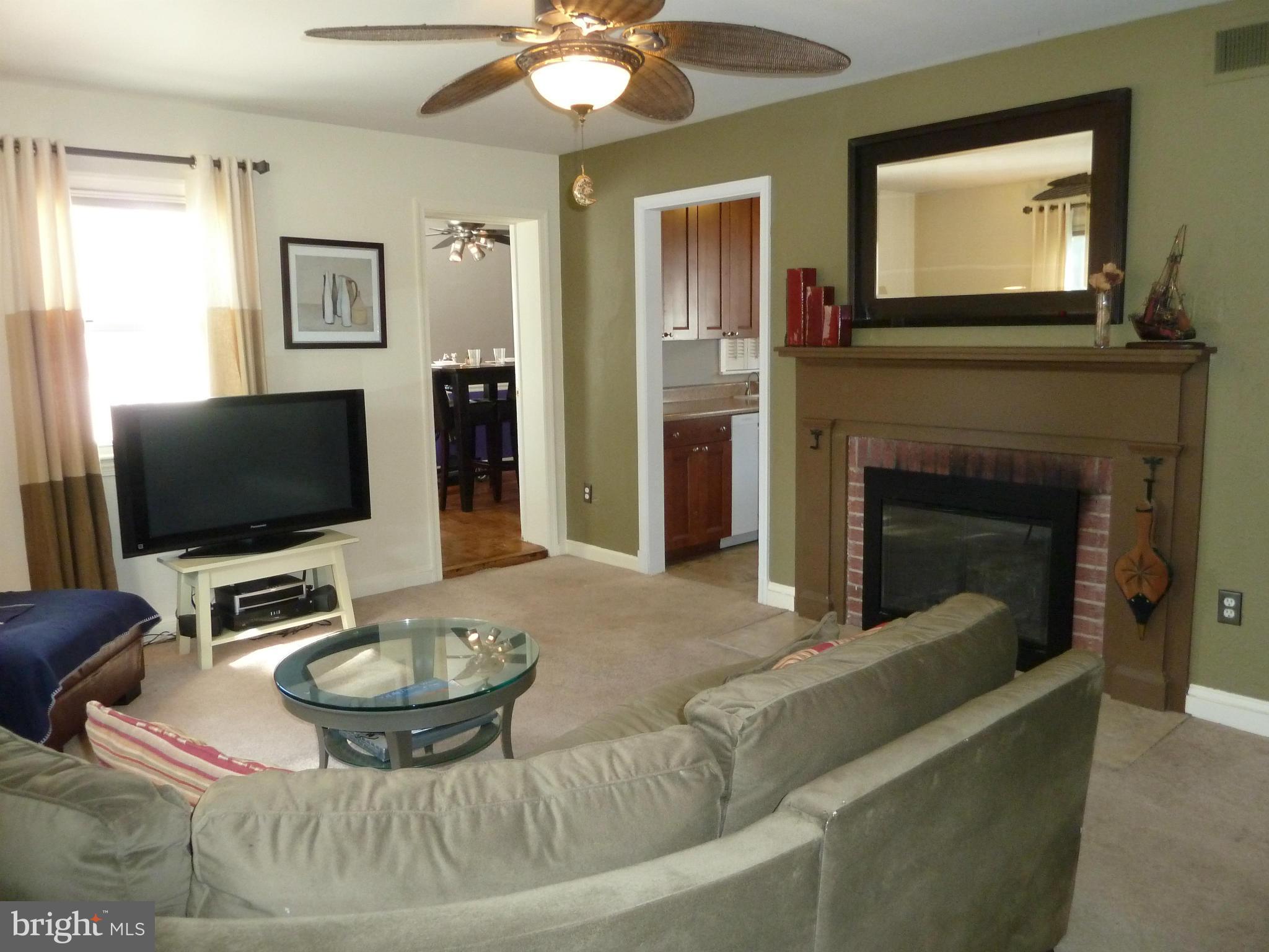 1601 Gridley Lane Silver Spring, MD 20902 - Photo 8 of 30 Living Room